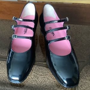 Carel Shoes 7.5 Black Patent New